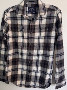 AEO American Eagle Men’s Black White Blue Plaid Button-Up Flannel Shirt Prep Fit